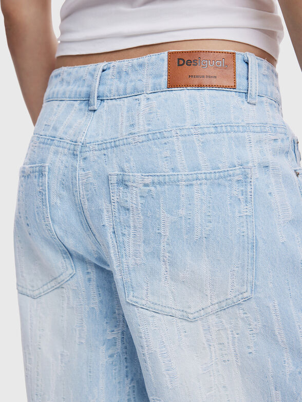 Denim jeans with accent rips - 3