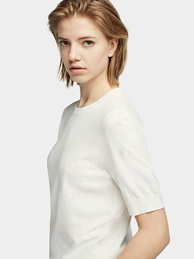 Sweater with long sleeves and logo accent - 4