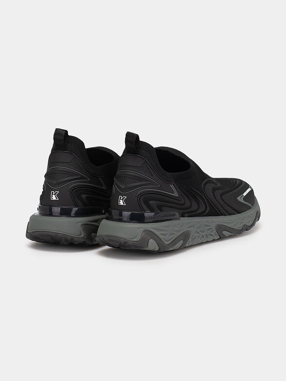 BLAZE PYRO sports shoes in black color - 3