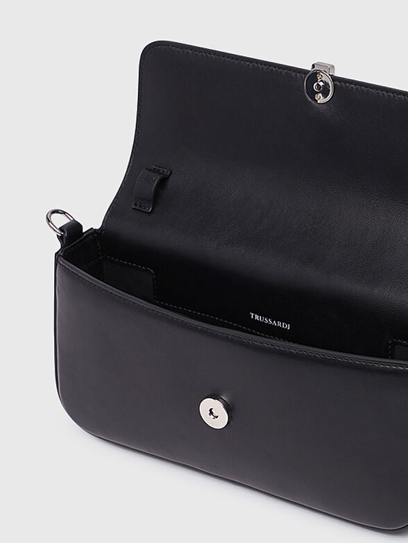 Small leather bag with silver details - 2