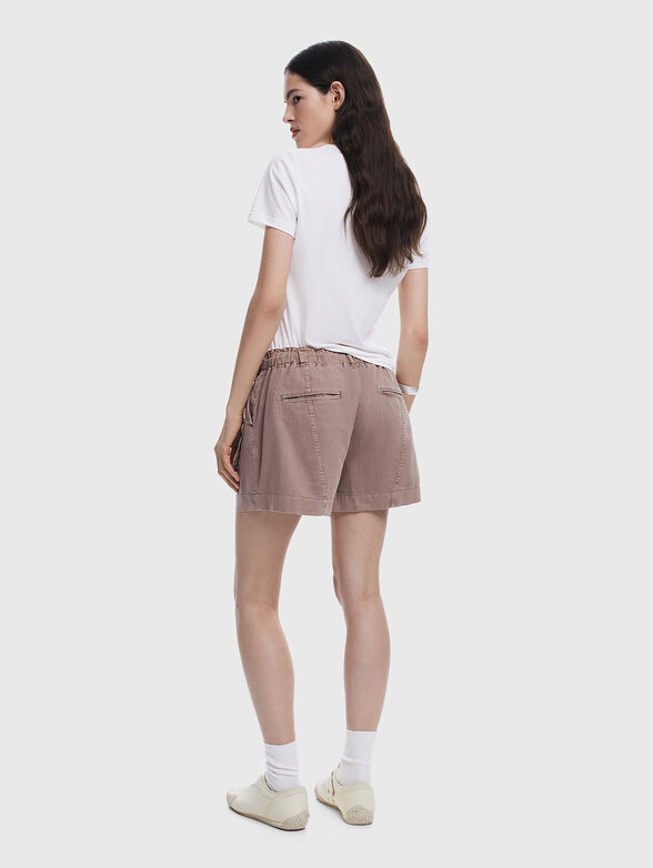 Shorts with accent pockets - 2