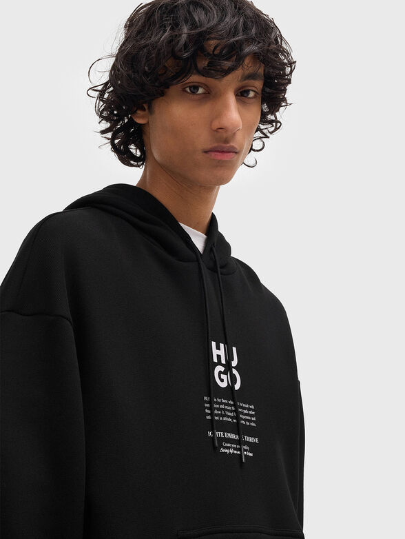 Sweatshirt with accent back - 4