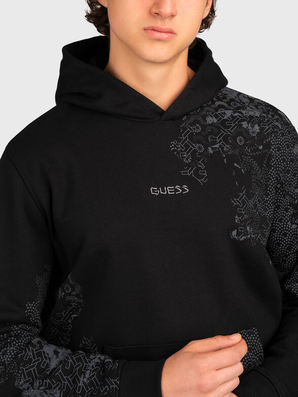 Black sweatshirt with print and logo embroidery - 5