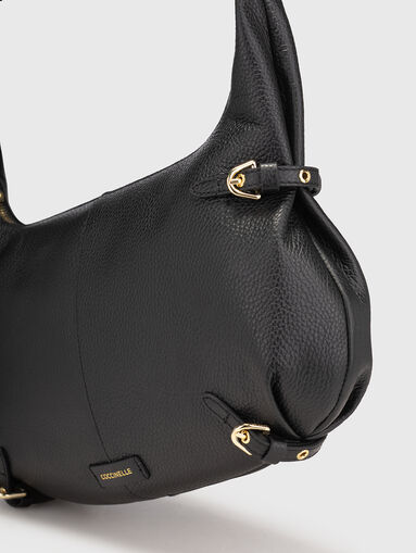 Leather bag in black - 4