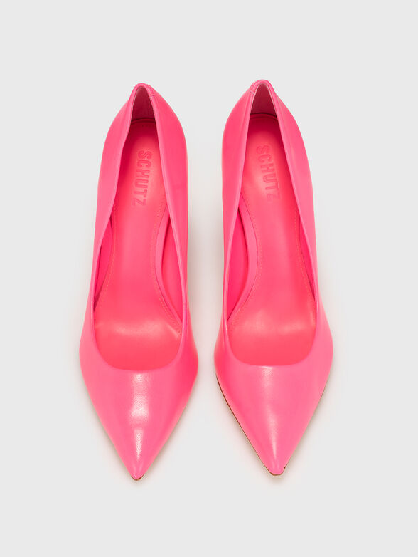 Heeled shoes in beige color - 6