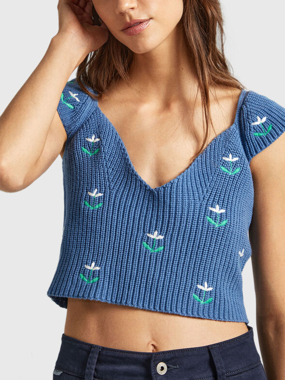Knit top with floral embroideries - 4