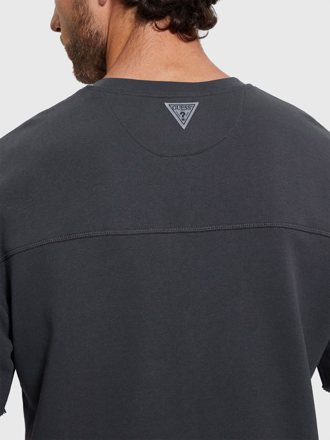 EMIS logo T-shirt brand GUESS — Globalbrandsstore.com/en