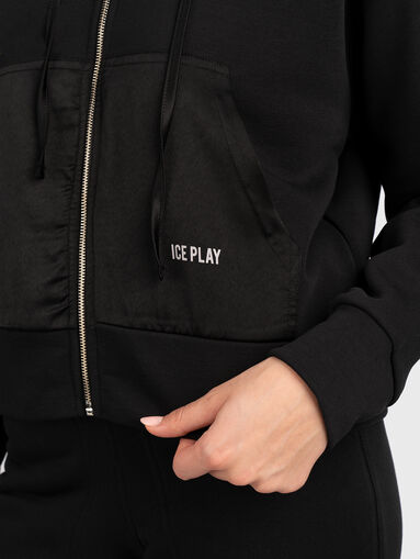 Zip up sweatshirt in black  - 5
