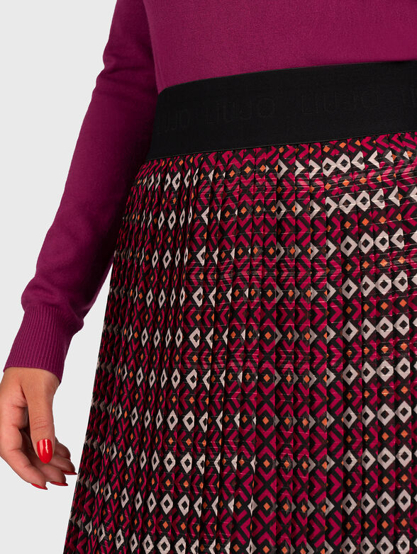 Pleated skirt with geometric print - 3