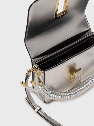 Black bag with metal logo detail - 4