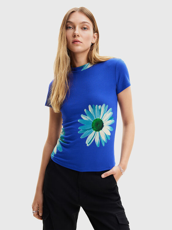Плетена тениска с флорални детайли  - 1