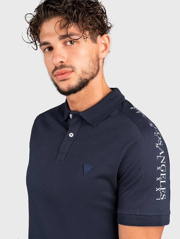 Polo-shirt in black with accent lettering   - 4