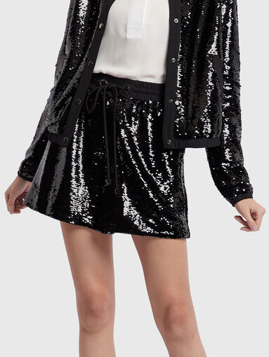 Shorts with sequins - 3