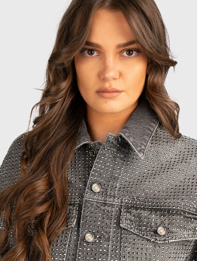 Short denim jacket with rhinestones - 4