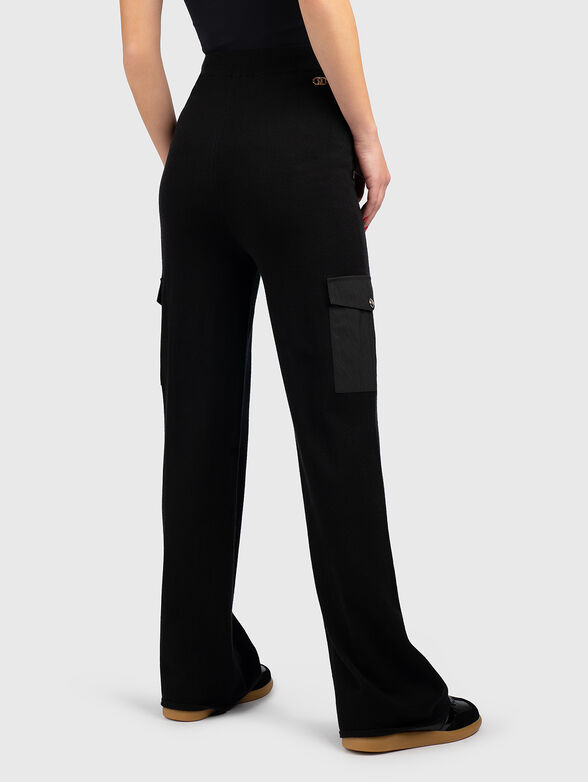 Sports pants with cargo pockets - 2