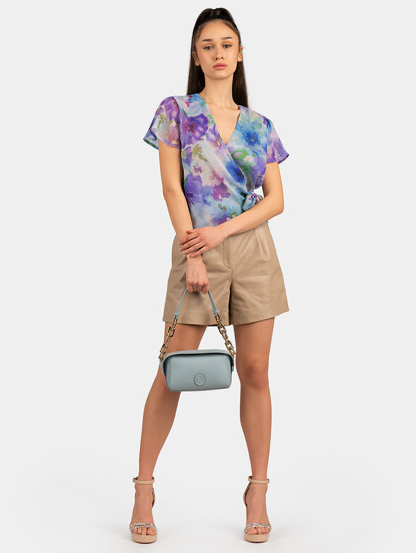 Blouse with short sleeves - 2