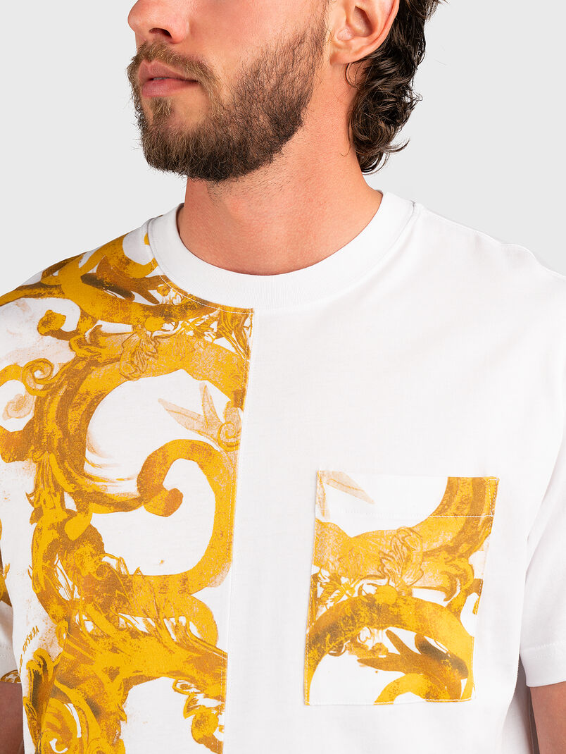 Black T-shirt with contrasting print  - 3