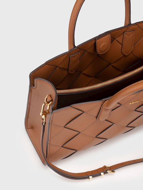 Leather bag with golden details - 6