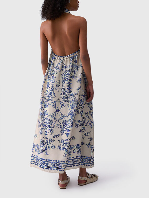 Maxi dress with a floral print - 2