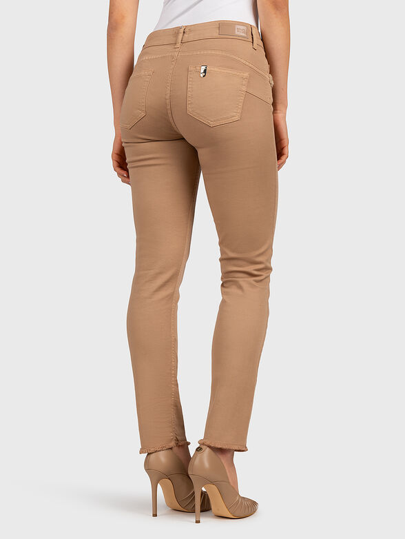 Beige jeans with accents on the pockets - 2