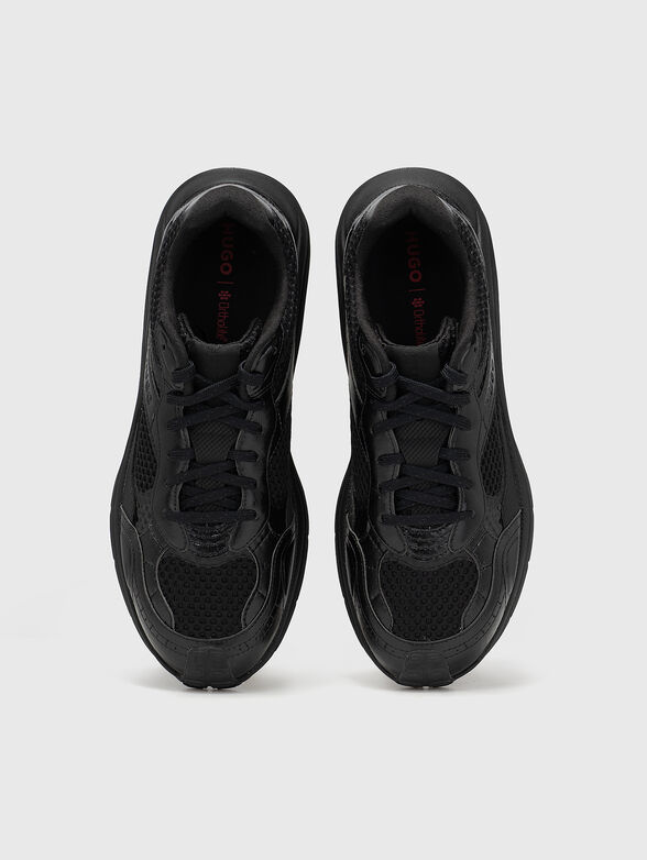 Black sports shoes with a logo detail - 6