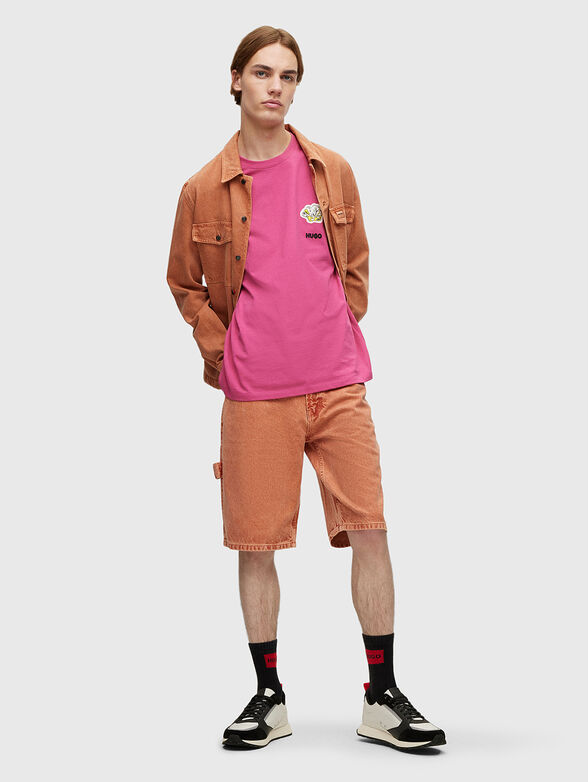 Black T-shirt with accent print on the back - 4