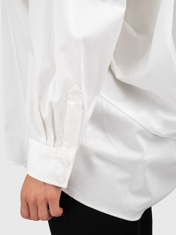 White long-sleeved shirt - 6
