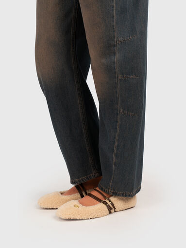 High waisted jeans with logo detail - 4