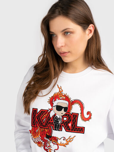 Sweatshirt with embroidery - 5