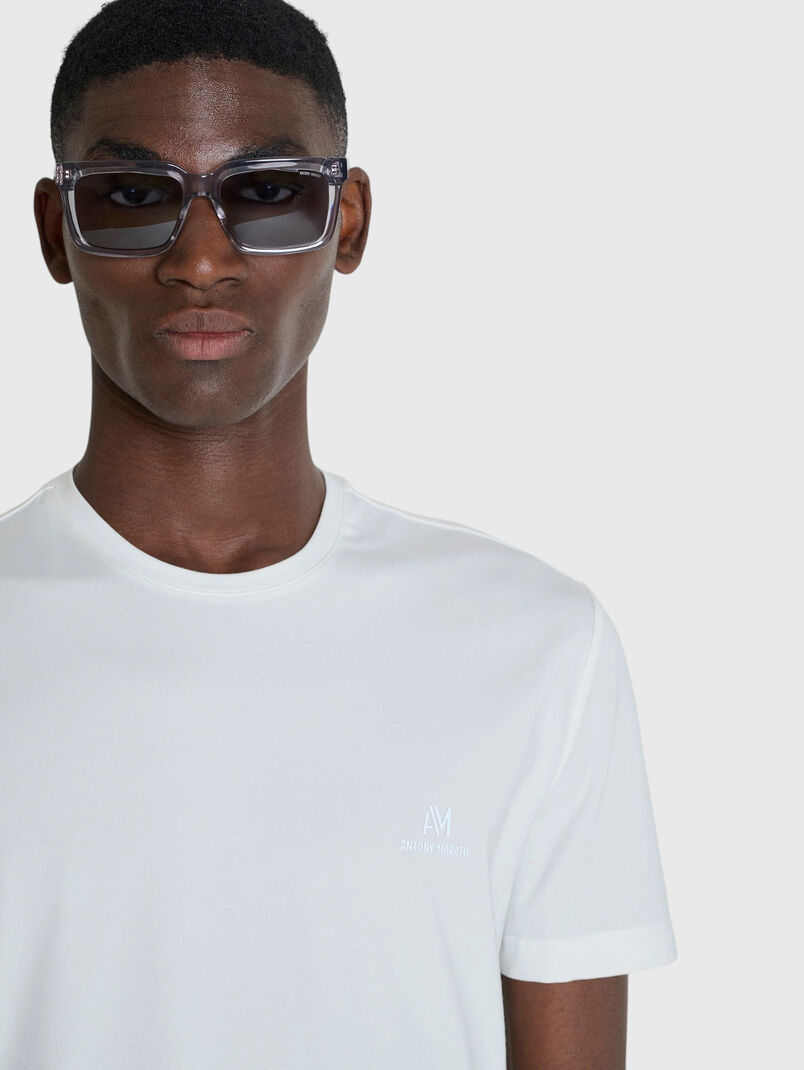 T-shirt with an oval neckline - 3