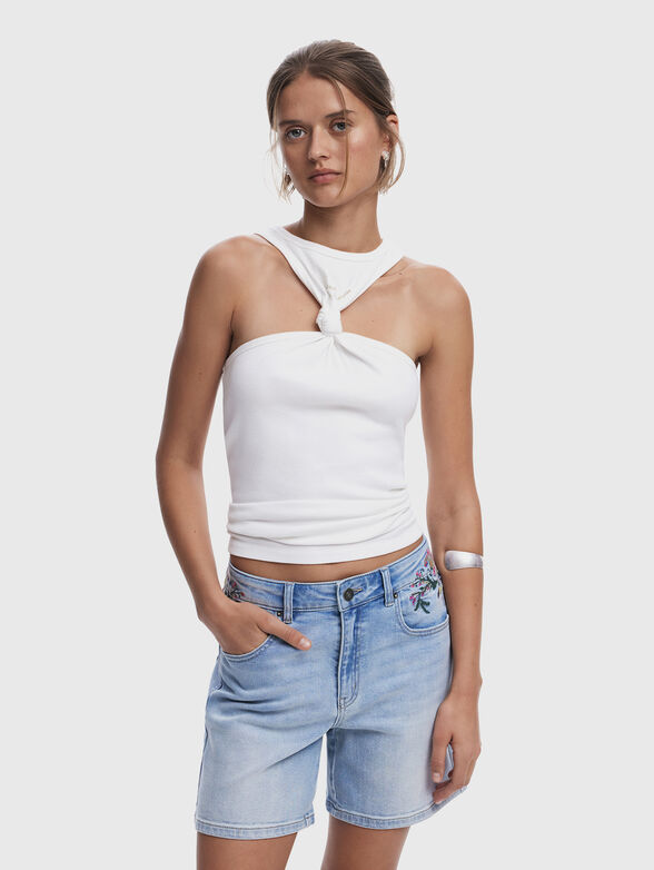 Short denim with floral embroidery - 4
