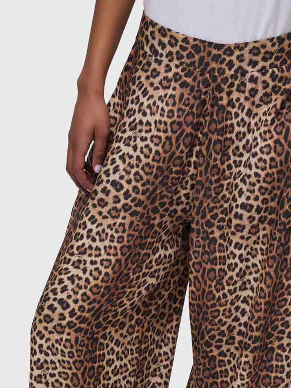 Animal print pants - 3