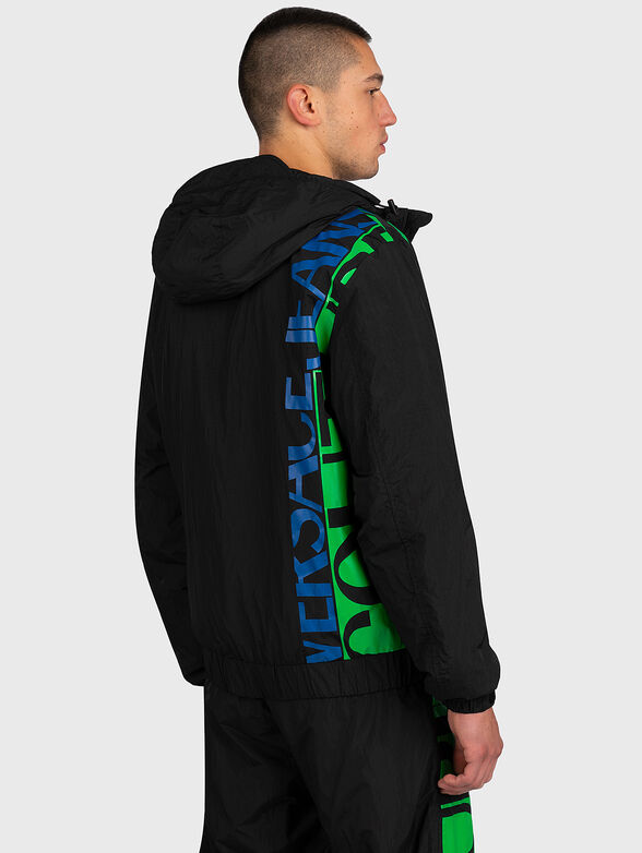 Sports jacket with zipper and hood - 2