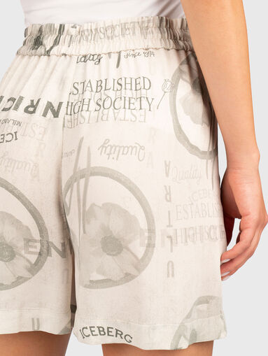Shorts with accent print - 3