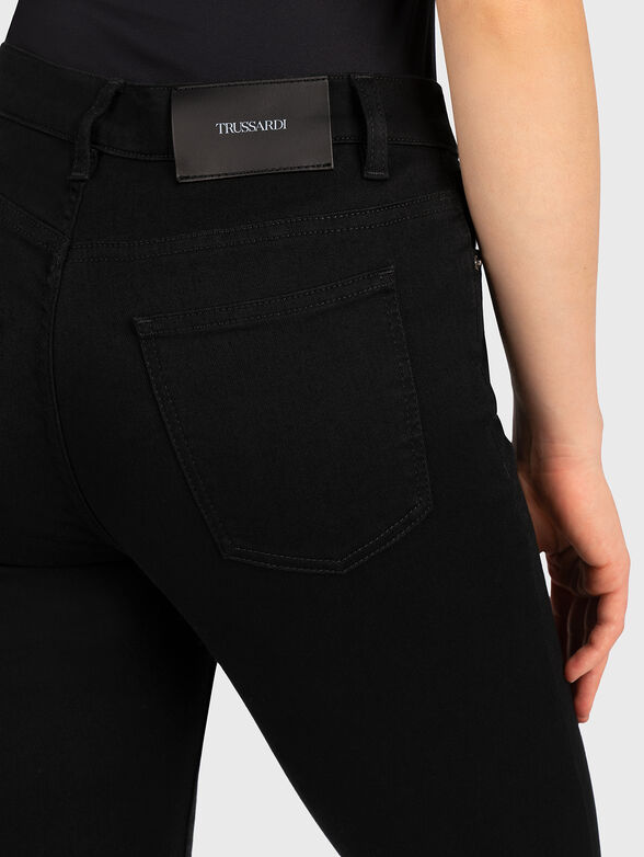 105 high-waisted jeans in black color - 3