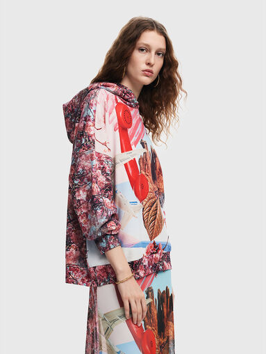 Sweatshirt with multicolour print - 4