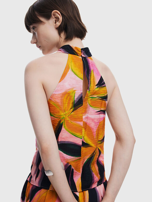 Short top with high neckline - 6