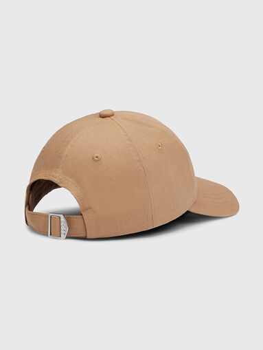 Beige hat with contrasting logo - 3