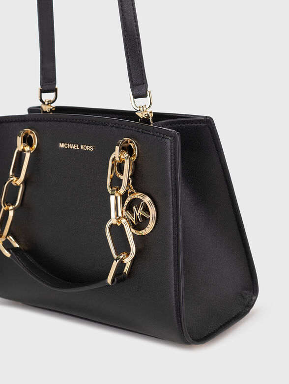 Bag with accent handle - 5