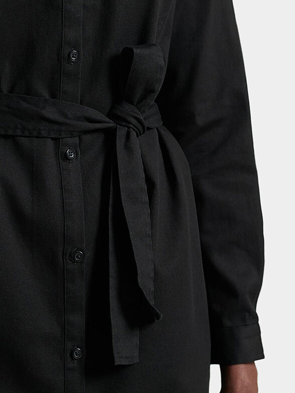 Dress with long sleeves and belt - 4
