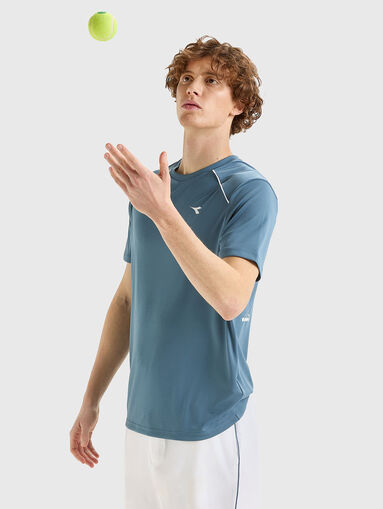 Blue T-shirt with contrasting elements - 3