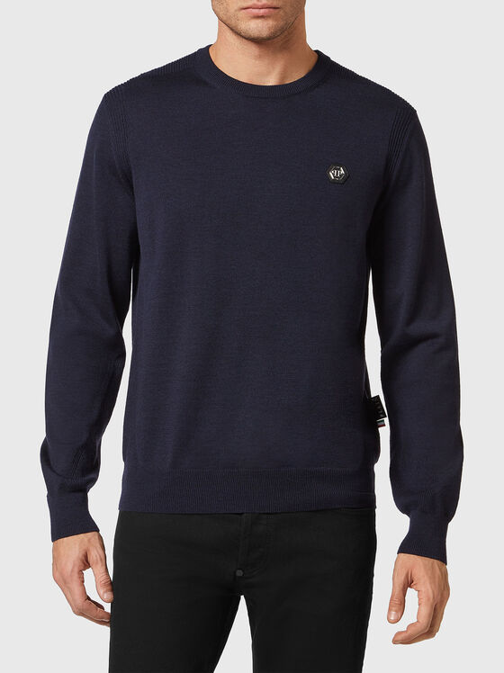 Пуловер с овално деколте и лого детайл - 1
