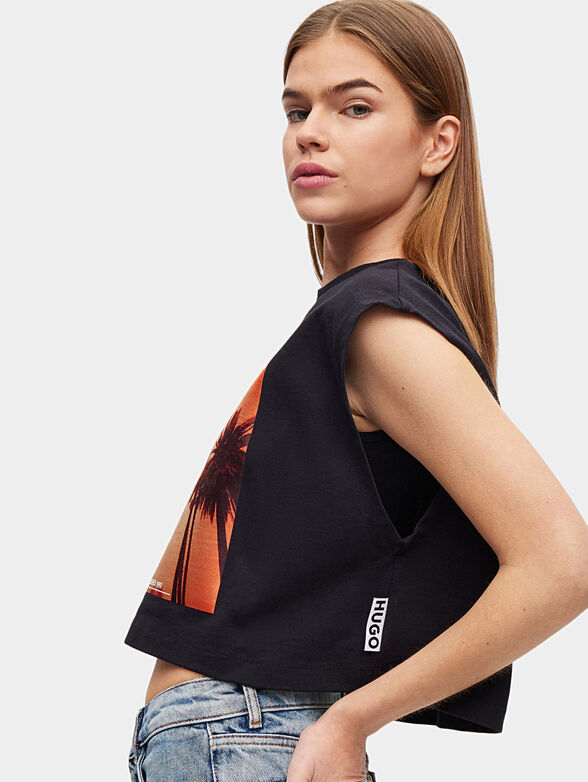 Black top with contrasting print - 4