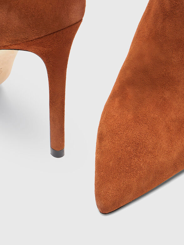 STUART POWER 10 suede heeled boots - 5