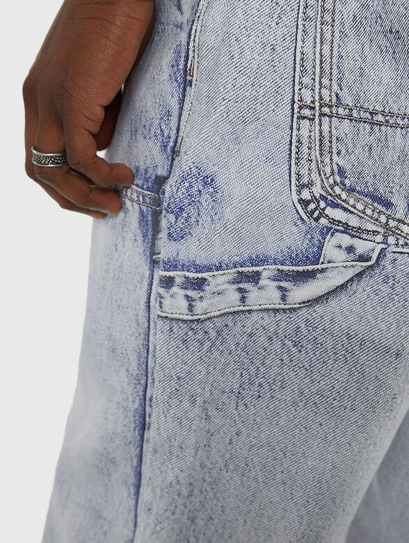 Jeans with wide legs - 4