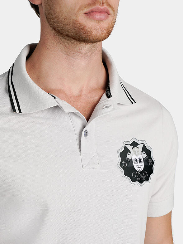 Grey polo-shirt with contrasting embroideries - 4