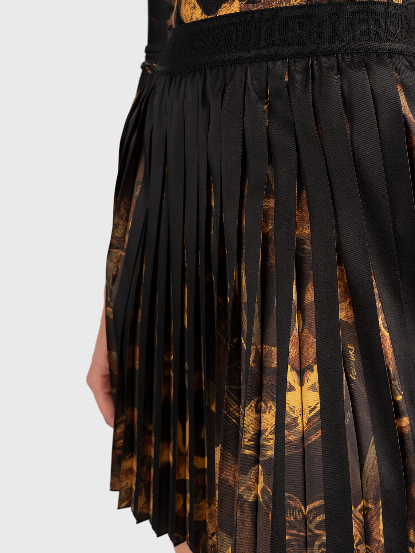 ミニスカート VERSACE FW25 'Mouline' skirt (10203811A15451 2NG70) Pleated mini skirt brand VERSACE JEANS COUTURE