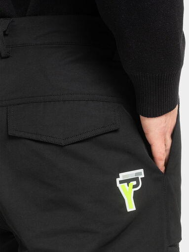 Sports pants with laces in neon color - 5