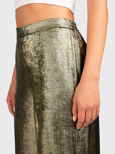 Golden trousers with wide legs - 3