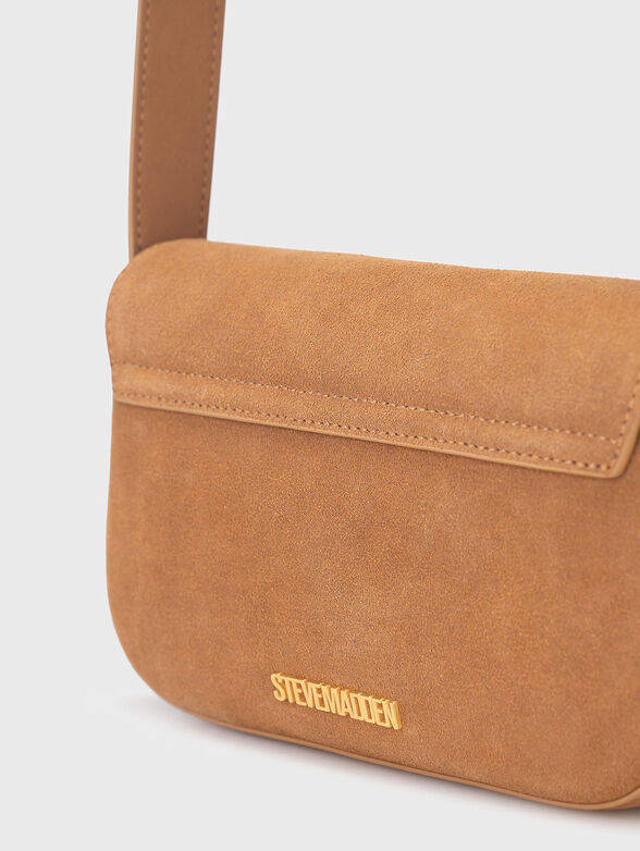 Suede crossbody bag with gold details - 5